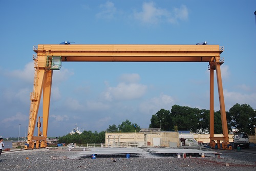 Cổng trục dầm đôi